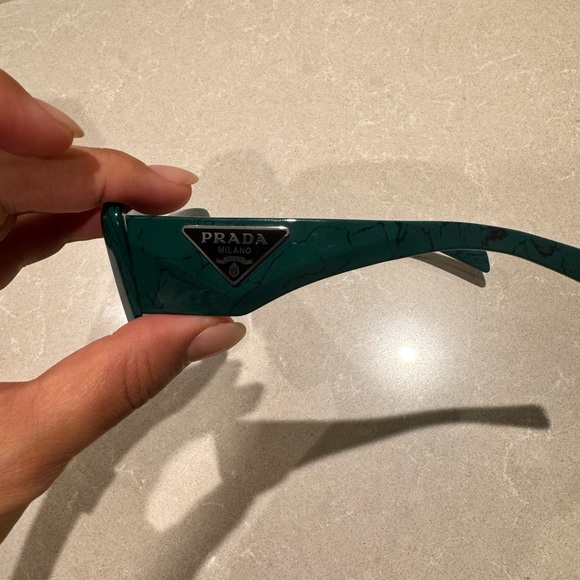 Prada Sunglasses SPR-13Z - Picture 6 of 8